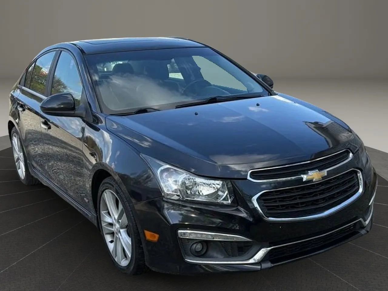 Used 2015 Chevrolet Cruze LTZ w/ Sun, Sound and Sport Package FWD image 18
