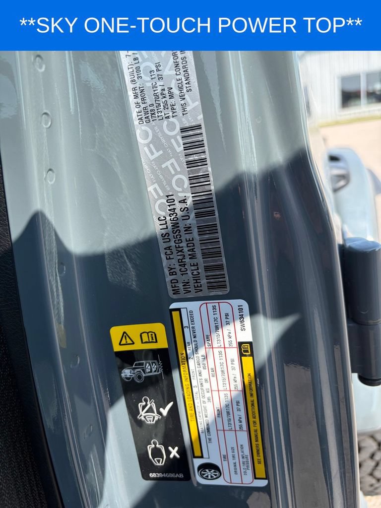 Used 2025 Jeep Wrangler Unlimited Rubicon AWD/4WD image 22