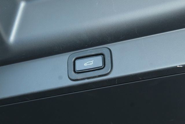 Used 2023 Land Rover Range Rover SE image 9