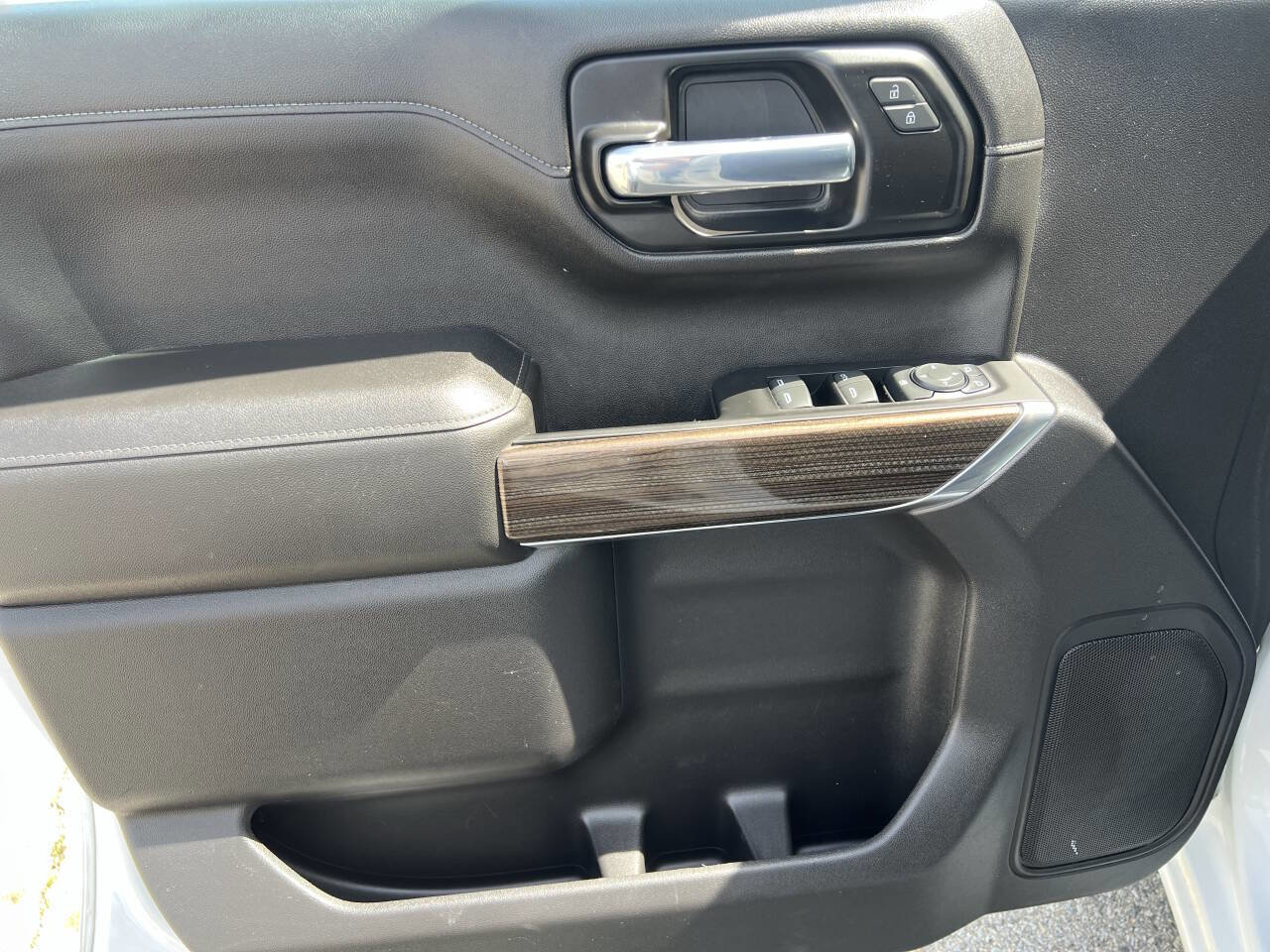 Used 2022 Chevrolet Silverado 1500 LT image 29