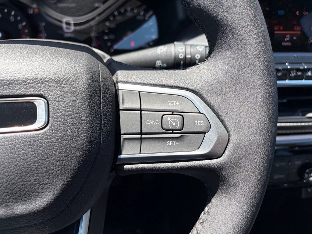 New 2026 Jeep Compass Latitude AWD/4WD image 38