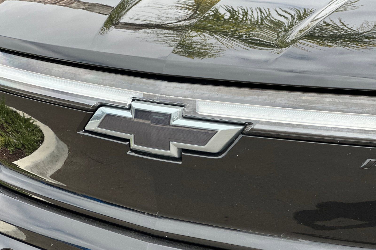 Used 2024 Chevrolet Silverado EV RST AWD/4WD image 37