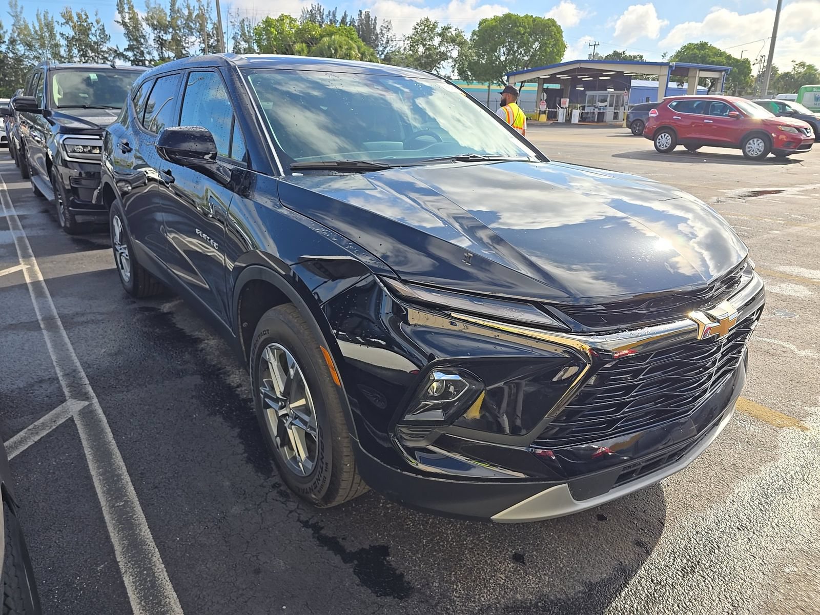 Used 2026 Chevrolet Blazer LT FWD image 4