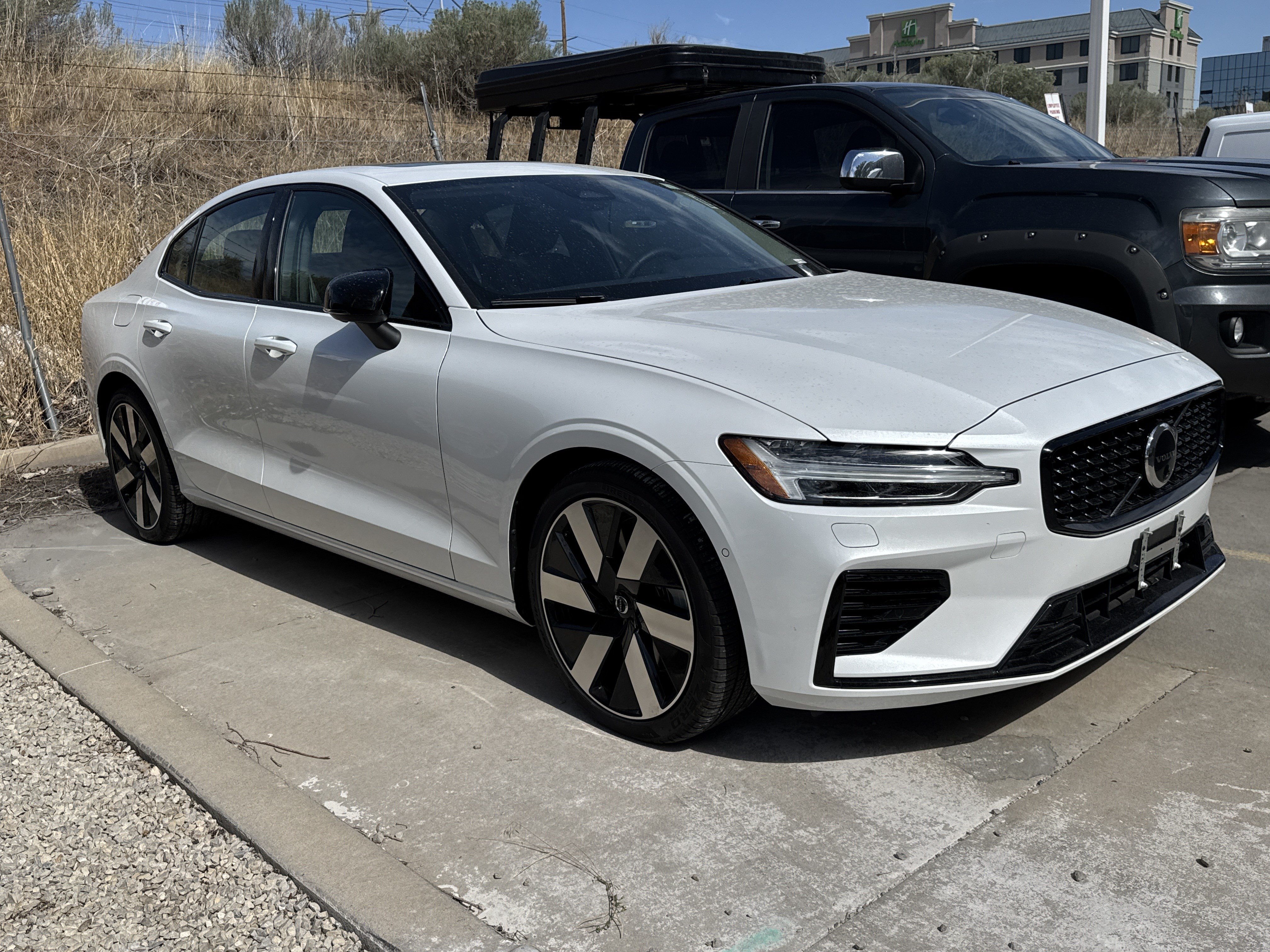 Used 2025 Volvo S60 T8 Ultra w/ Climate Package AWD/4WD image 2