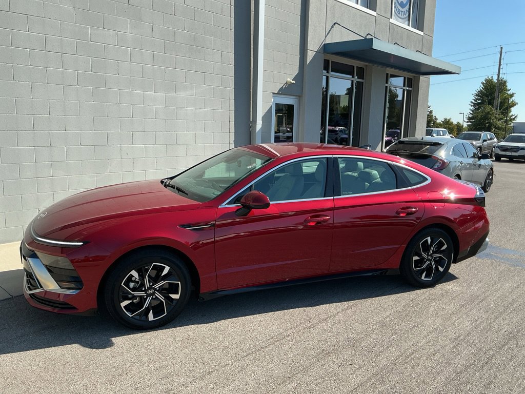 Used 2024 Hyundai Sonata SEL AWD/4WD image 4
