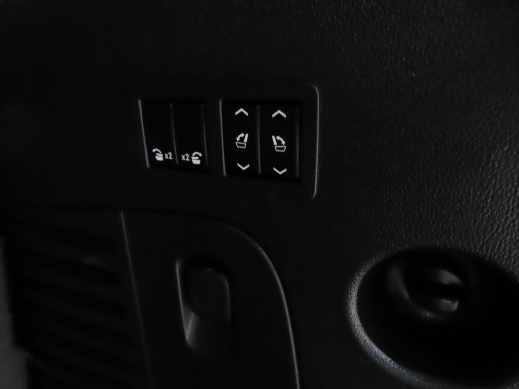 Used 2019 Cadillac Escalade Premium Luxury image 26