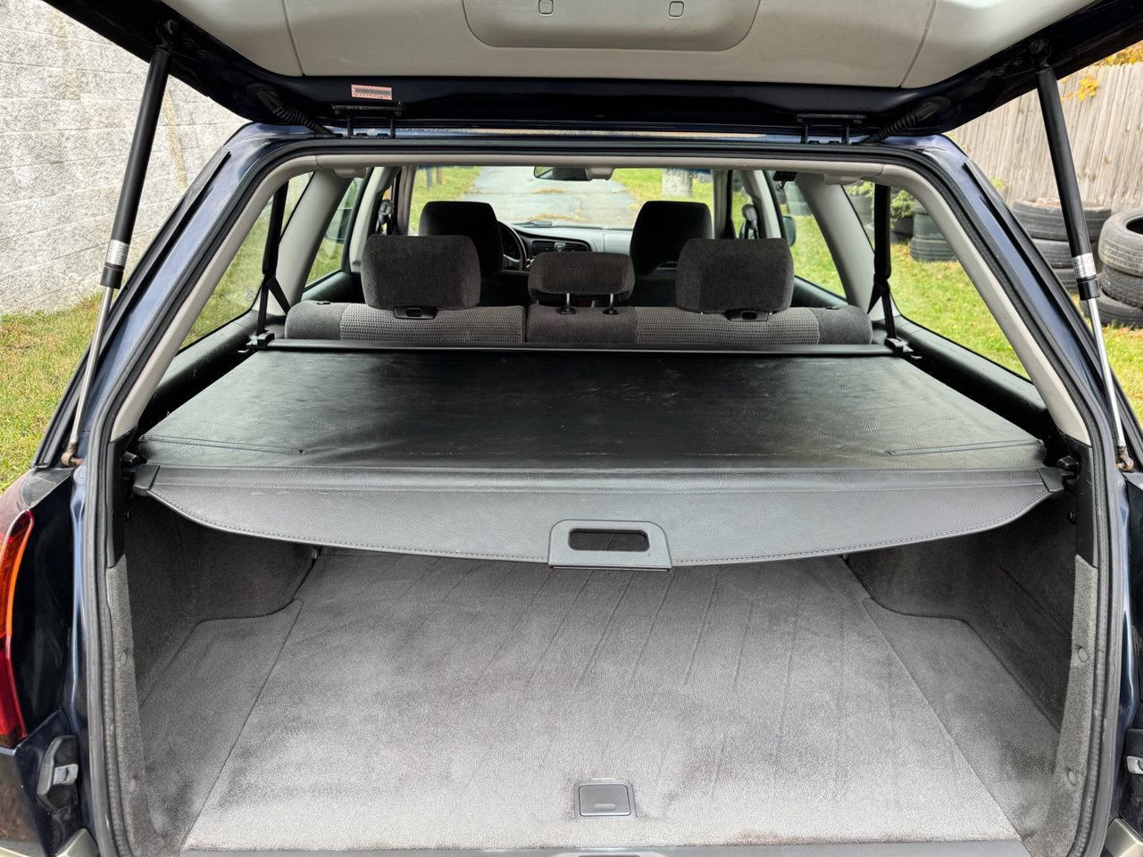 Used 2004 Subaru Outback Wagon image 27