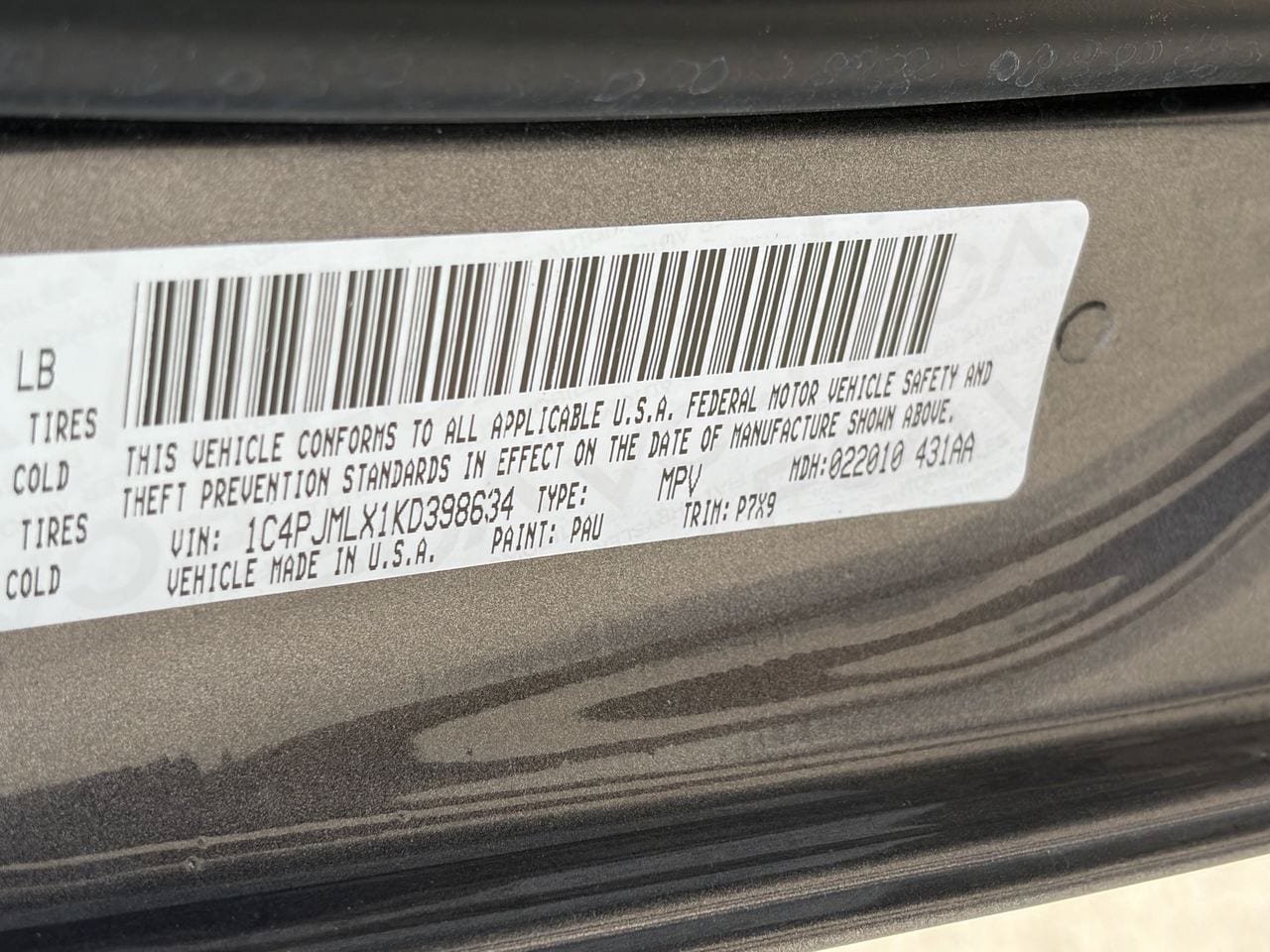 Used 2019 Jeep Cherokee Latitude Plus AWD/4WD image 13