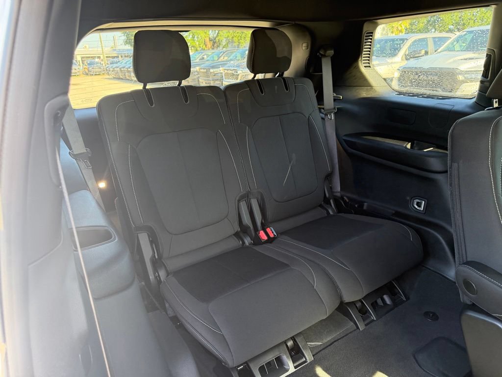 Used 2025 Jeep Grand Cherokee L Laredo RWD image 35