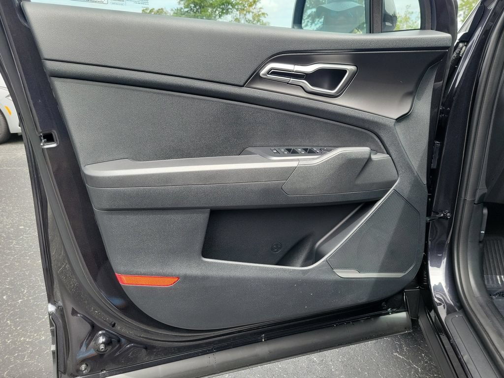 New 2026 Kia Sportage LX FWD image 8