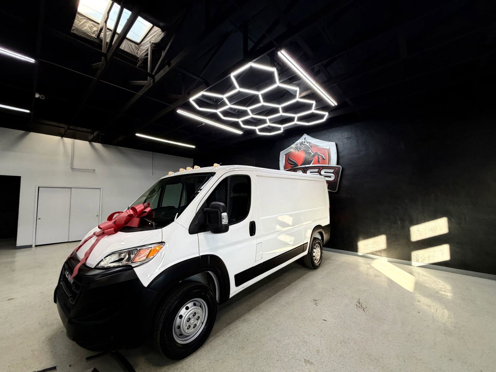 Used 2023 RAM ProMaster 2500 FWD image 2