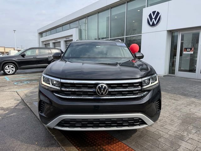 Used 2022 Volkswagen Atlas Cross Sport SE image 2