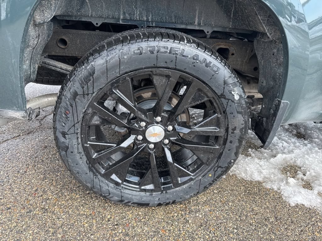 Used 2025 Chevrolet Silverado 1500 LT AWD/4WD image 19