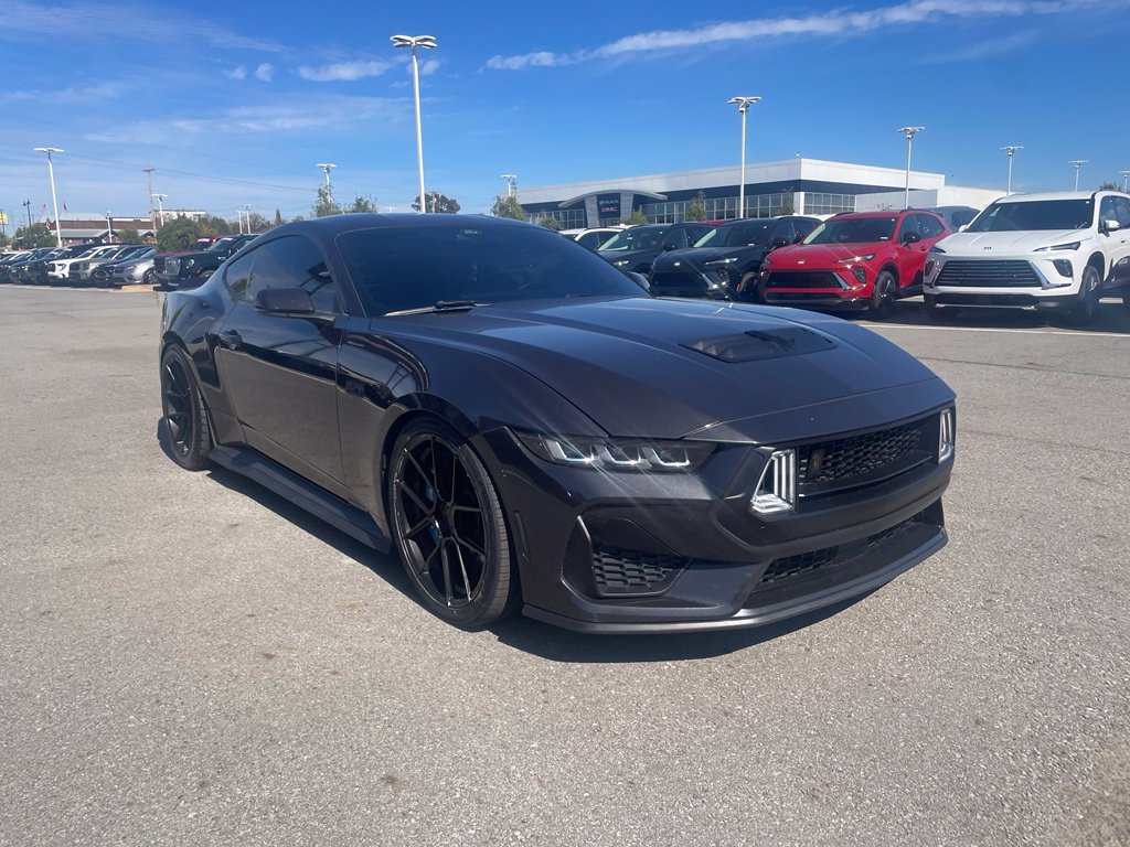 Used 2024 Ford Mustang GT Premium RWD image 3