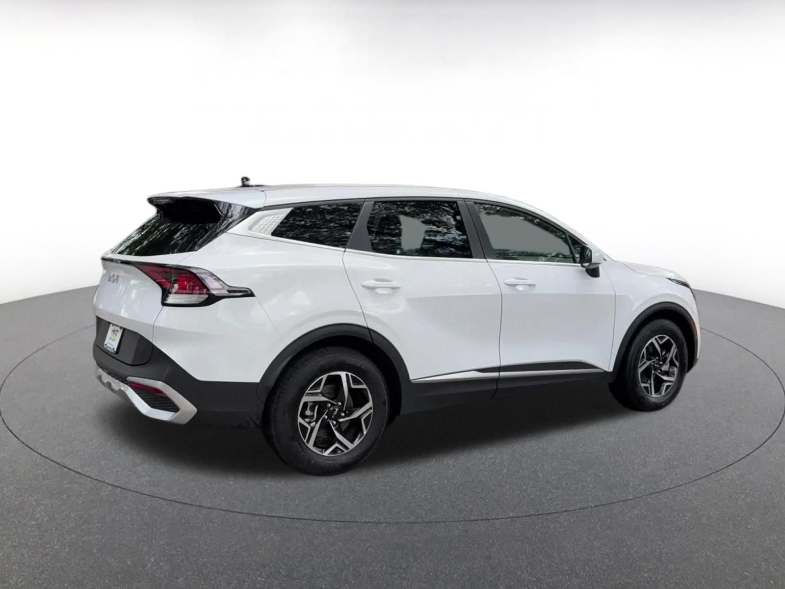 Used 2025 Kia Sportage LX FWD image 15