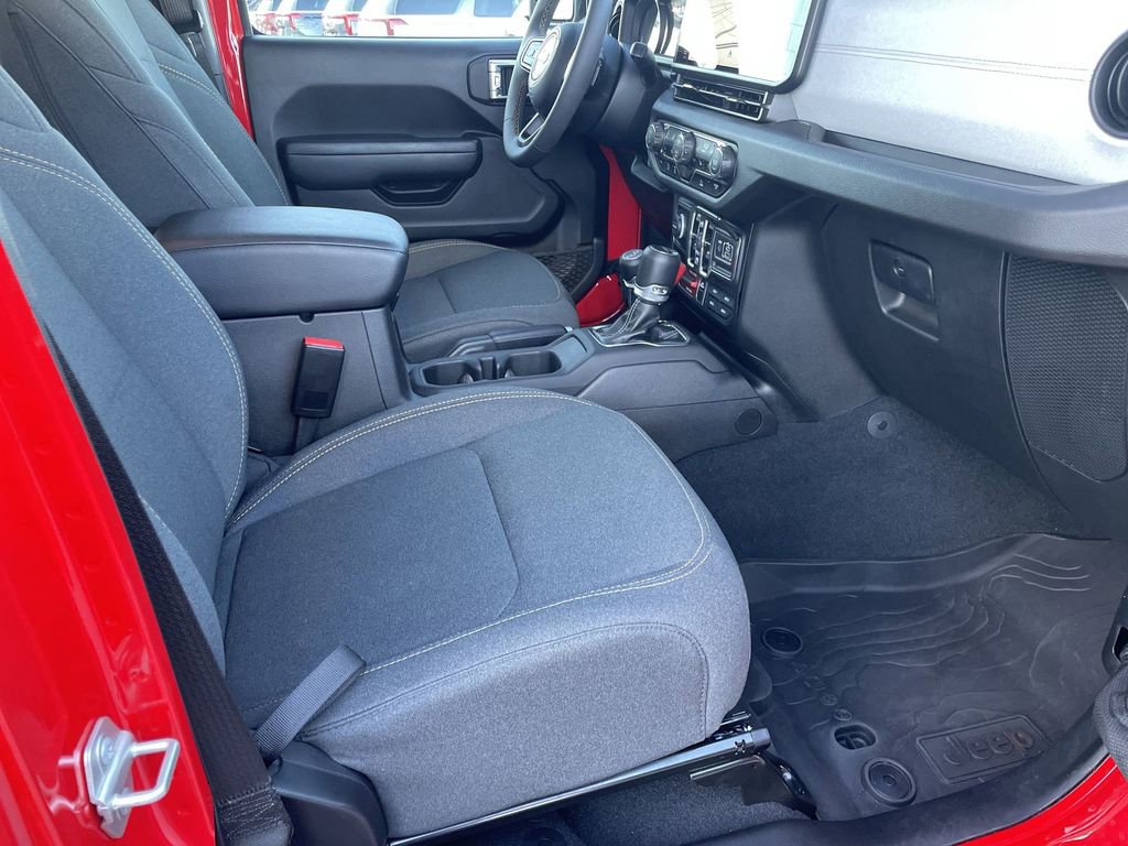 Used 2024 Jeep Gladiator Willys image 33