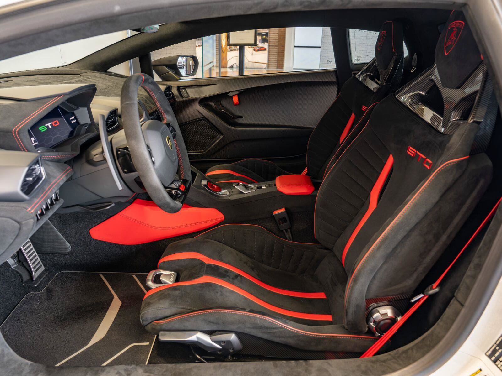 Used 2022 Lamborghini Huracan STO RWD image 66