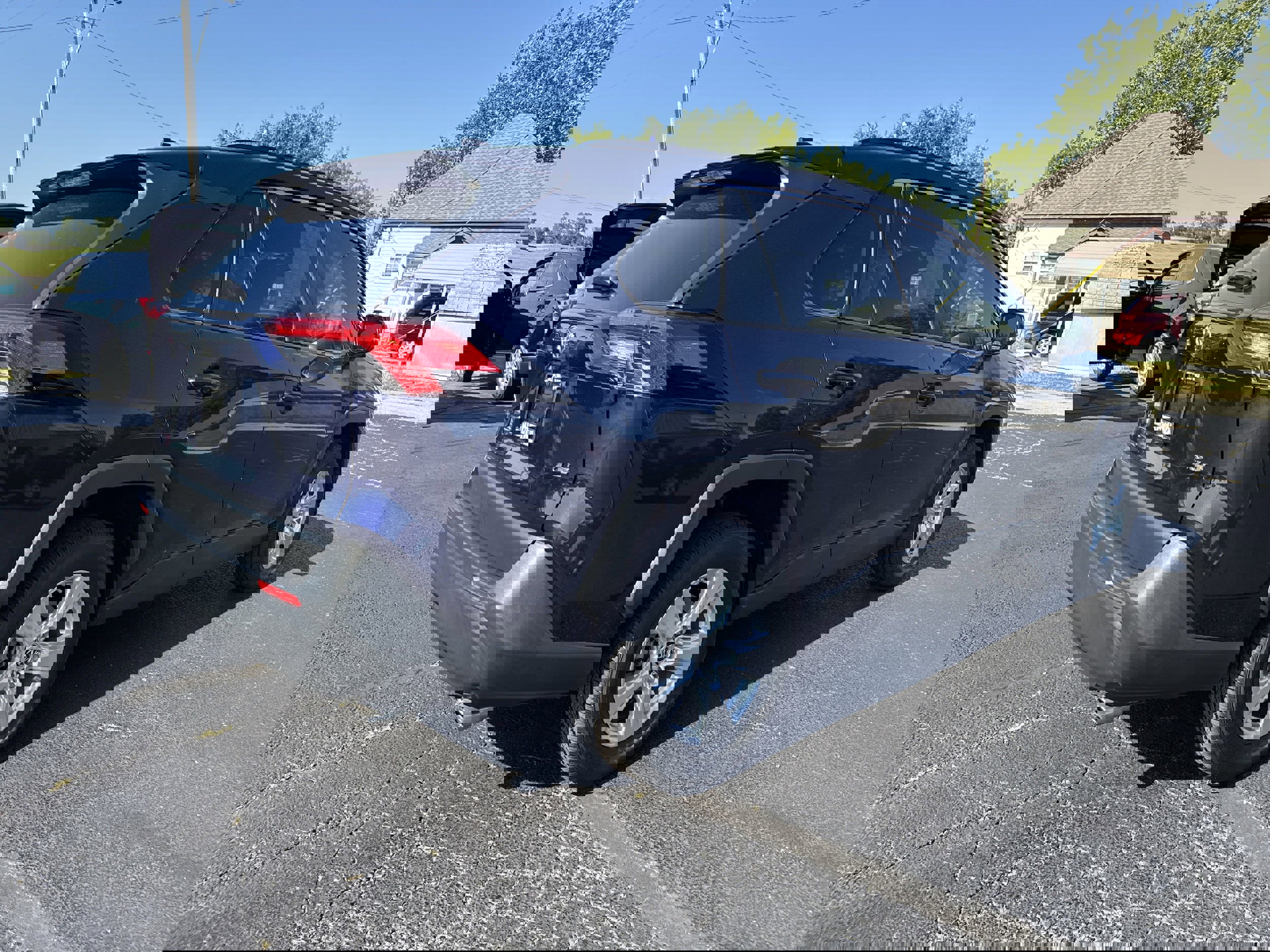 Used 2019 Toyota RAV4 XLE image 7