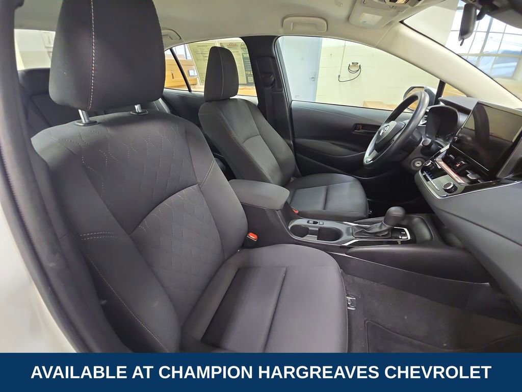 Used 2025 Toyota Corolla LE image 36