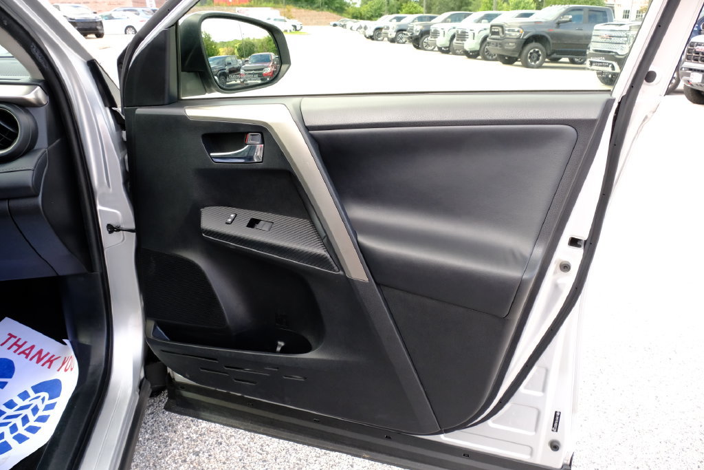 Used 2013 Toyota RAV4 Limited AWD/4WD image 30