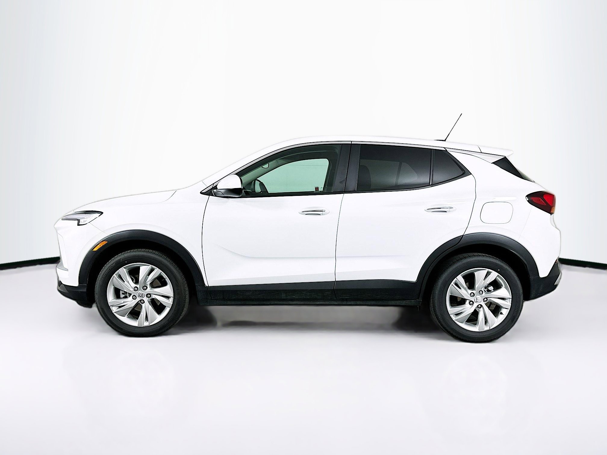 Used 2025 Buick Encore GX Preferred image 4