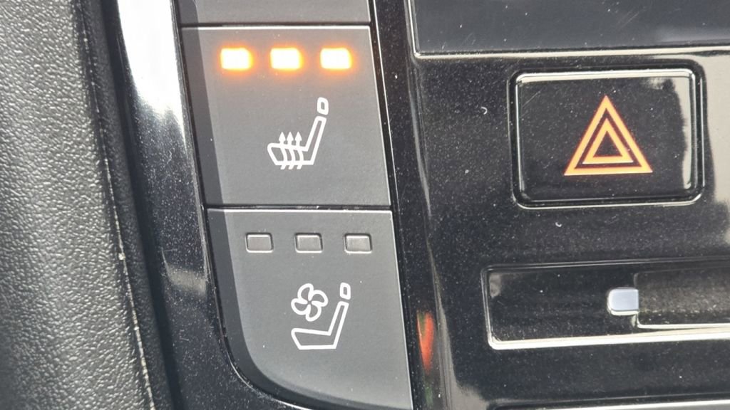 Used 2019 INFINITI QX50 Essential w/ Sensory Package image 7