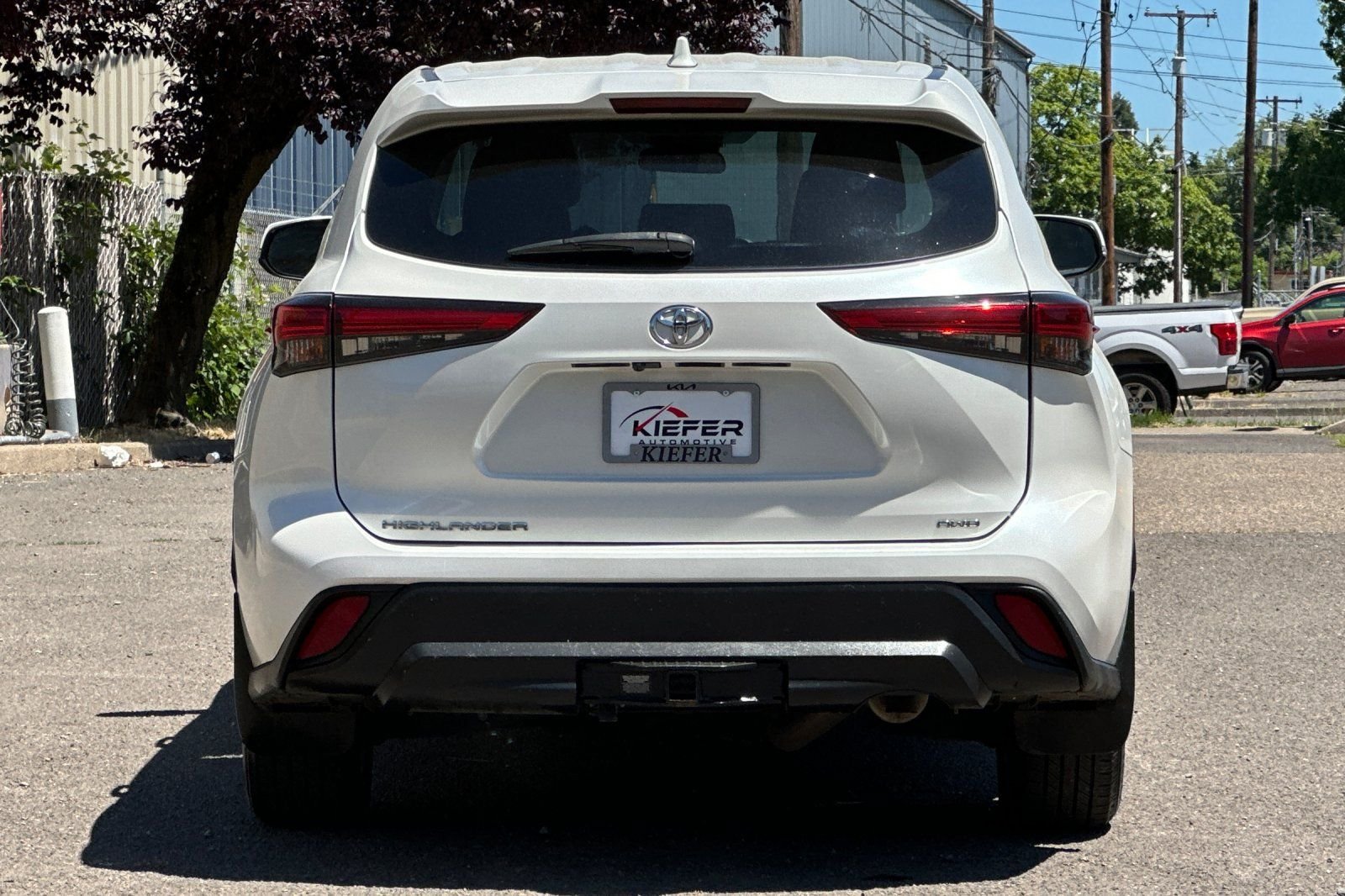 Used 2021 Toyota Highlander L AWD/4WD image 5