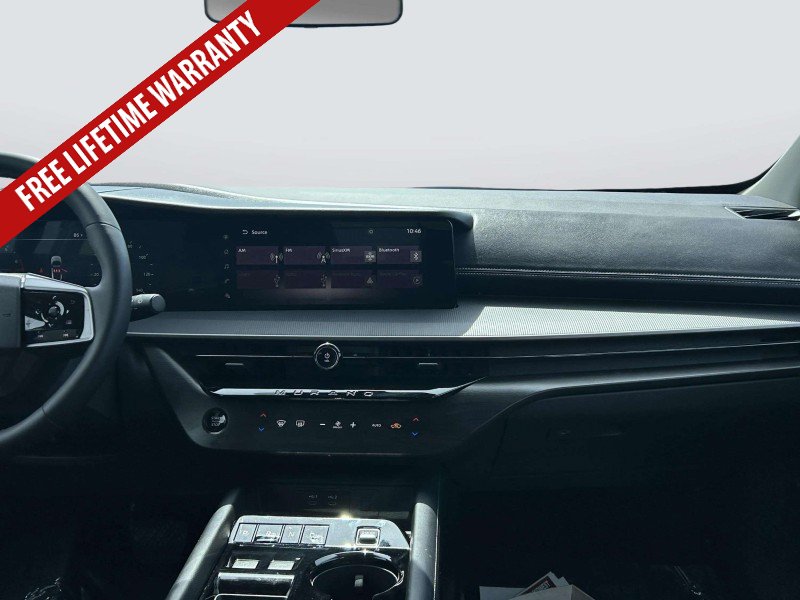 Used 2025 Nissan Murano SV AWD/4WD image 16