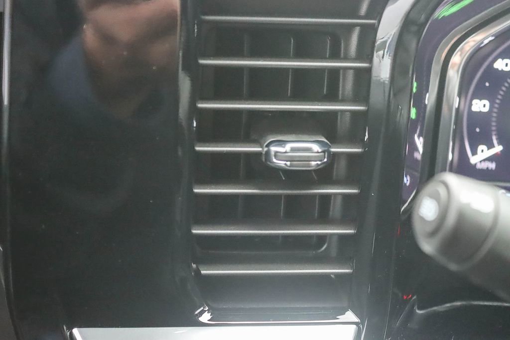 Used 2025 GMC Sierra 1500 Elevation image 48