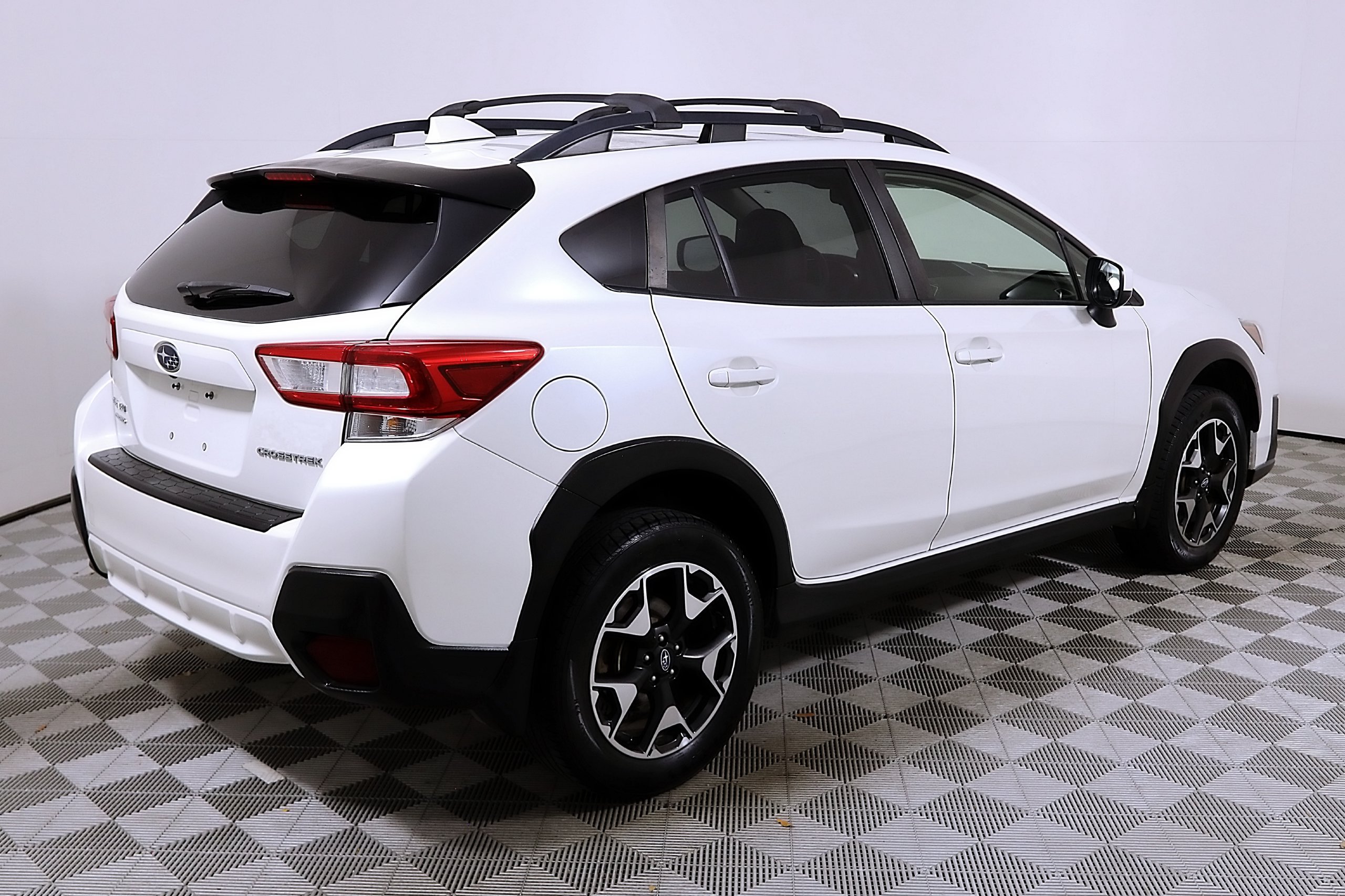 Used 2019 Subaru Crosstrek 2.0i Premium w/ Moonroof Package AWD/4WD image 6
