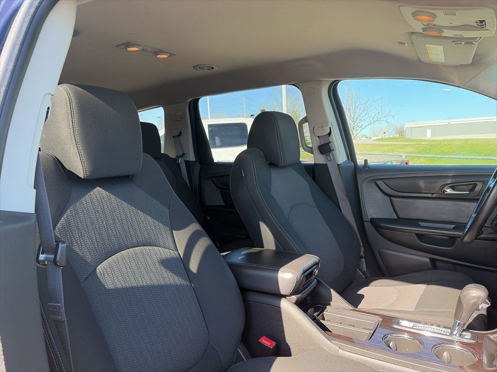 Used 2015 Chevrolet Traverse LT w/ Style and Technology Package image 28