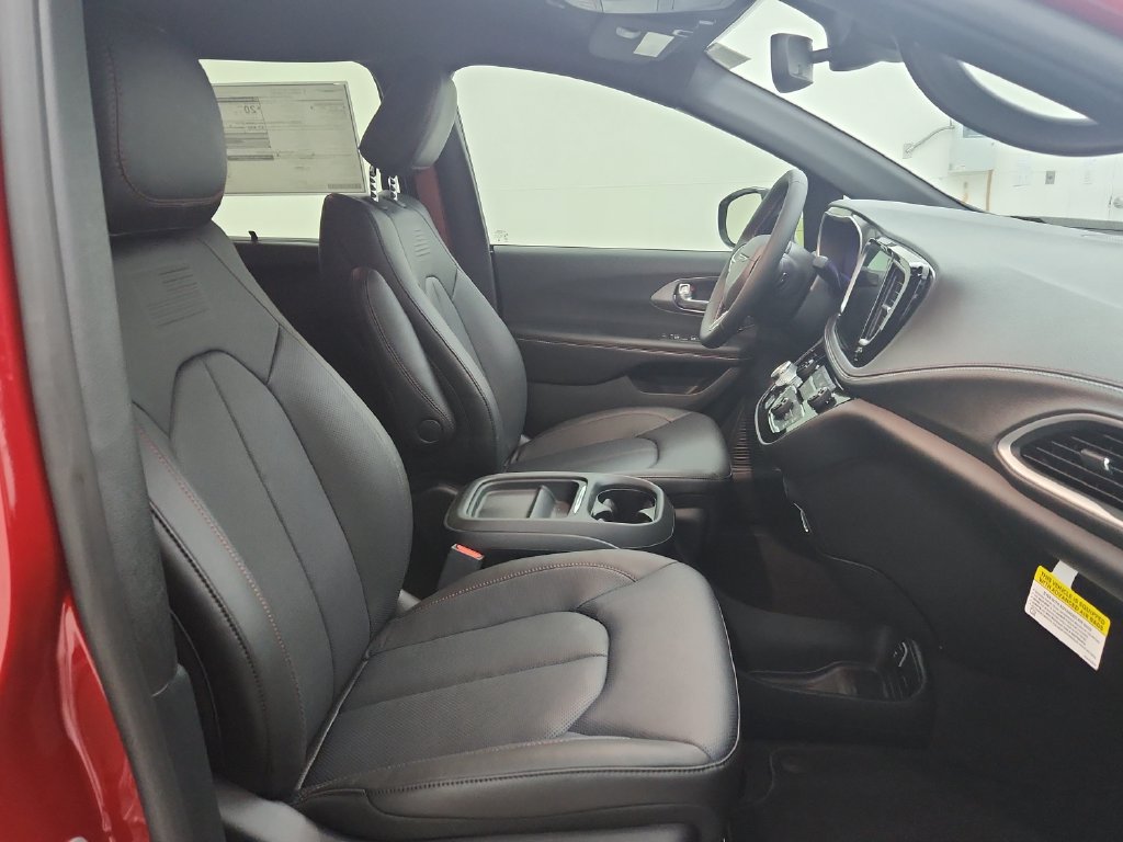 New 2027 Chrysler Pacifica Select AWD/4WD image 33