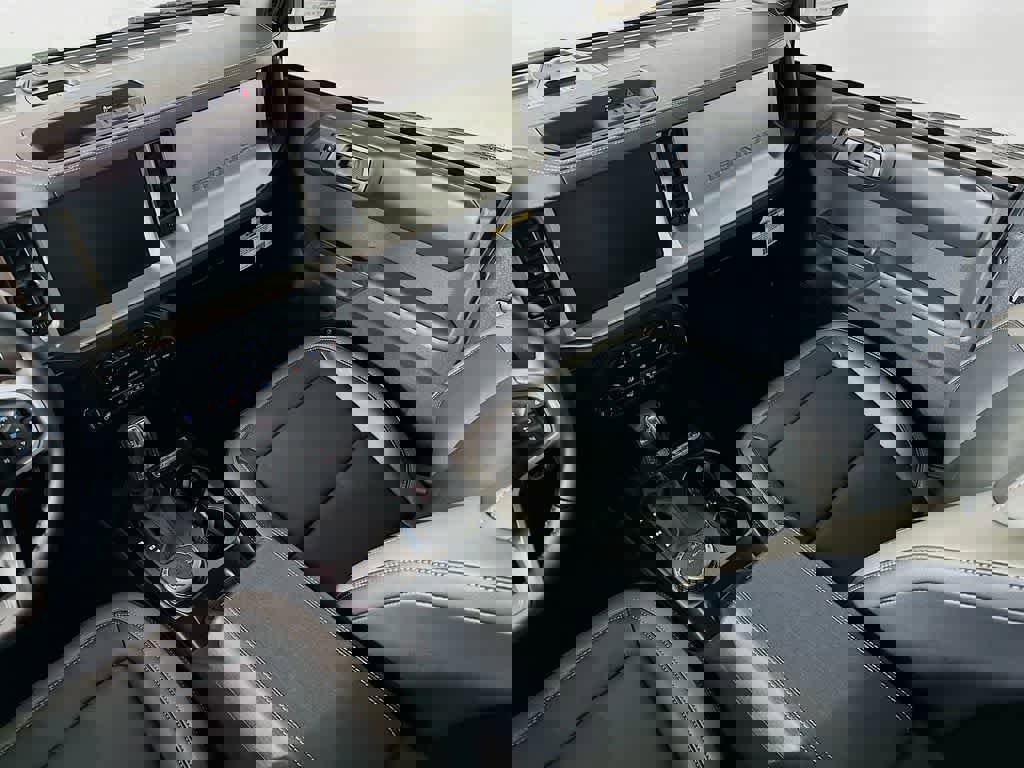 New 2025 Ford Bronco Outer Banks image 11