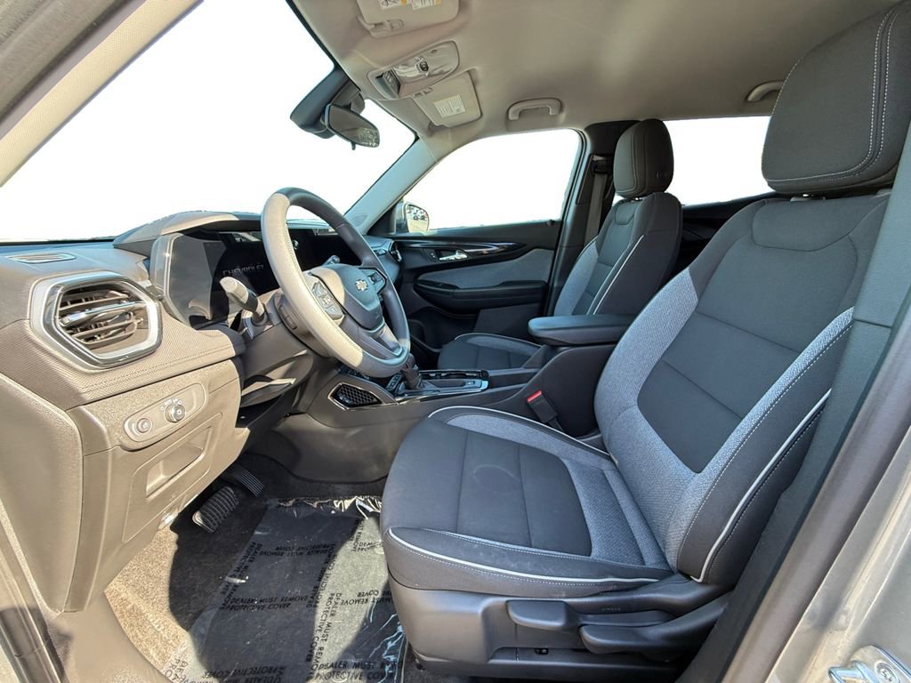 Used 2024 Chevrolet TrailBlazer LT AWD/4WD image 9