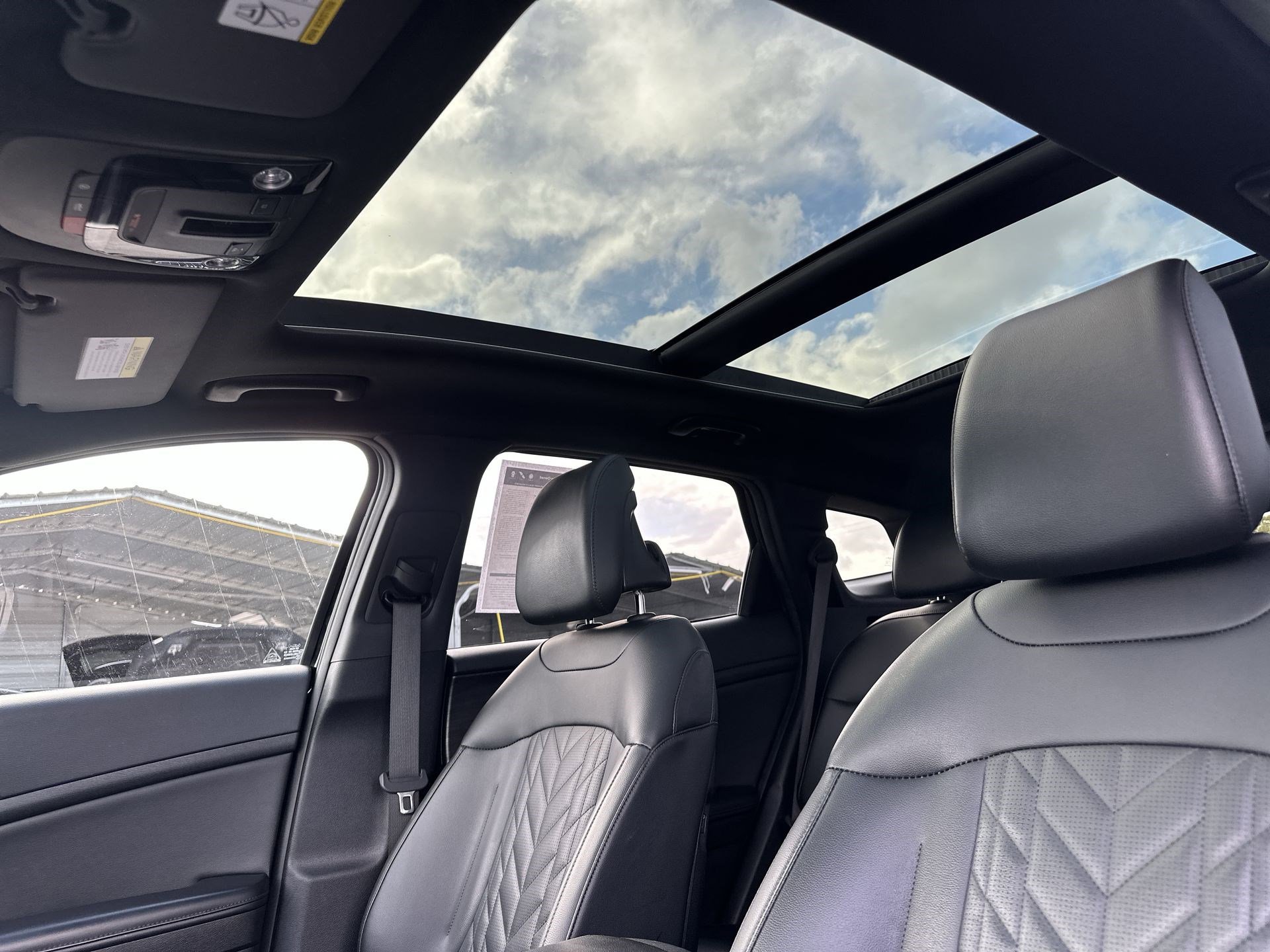 Certified 2023 Kia Sportage X-Line w/ X-Line Premium Package AWD/4WD image 16