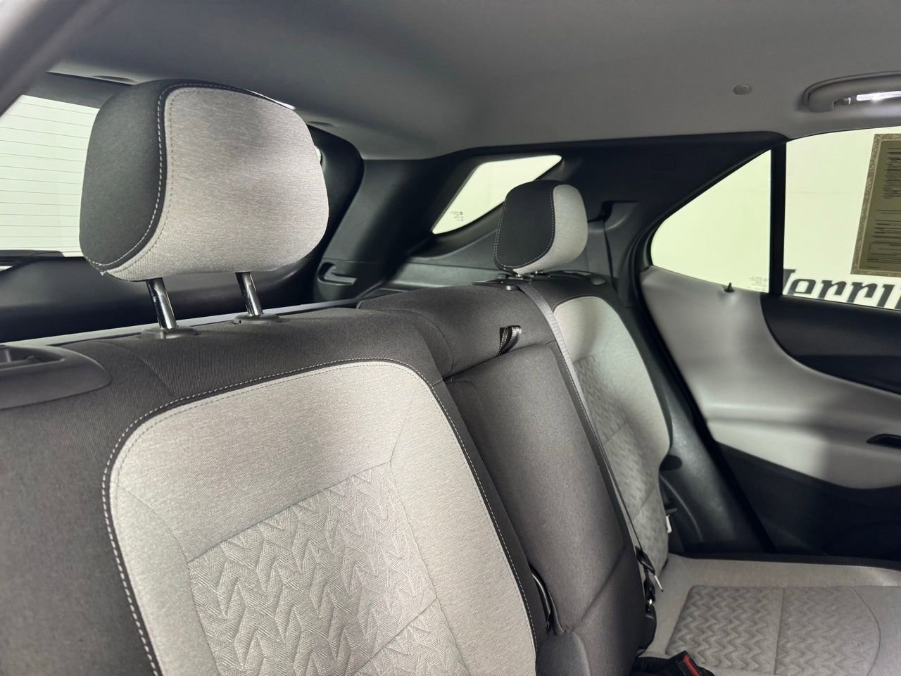 Used 2023 Chevrolet Equinox LT image 27