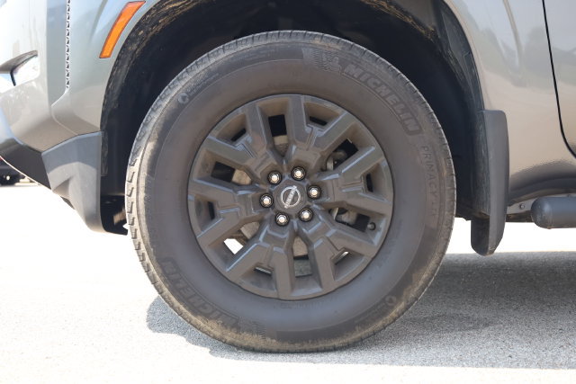 Certified 2023 Nissan Frontier SV w/ Midnight Edition Package AWD/4WD image 9