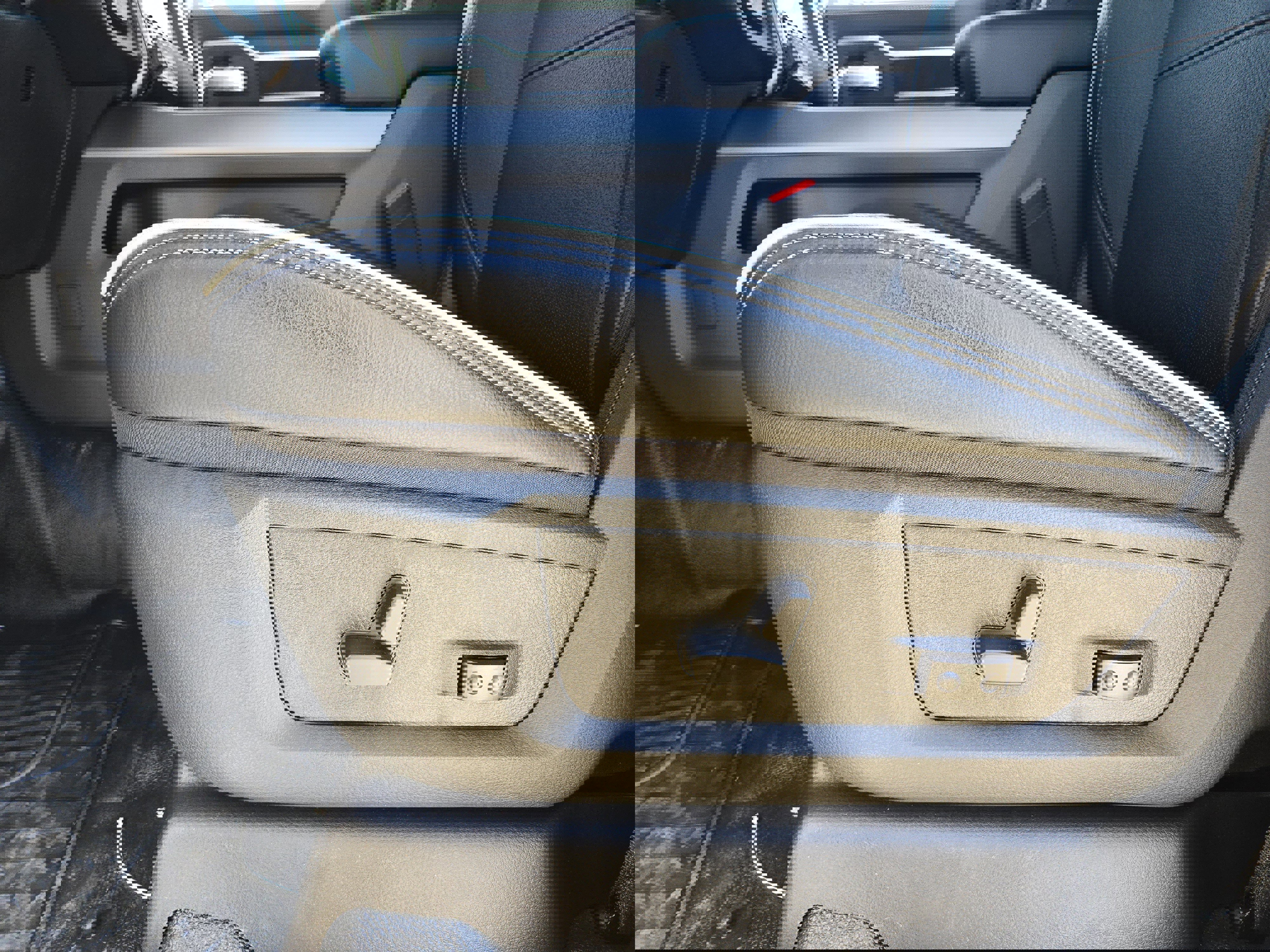 New 2026 RAM 5500 4x4 Crew Cab w/ Laramie Trim Package image 19