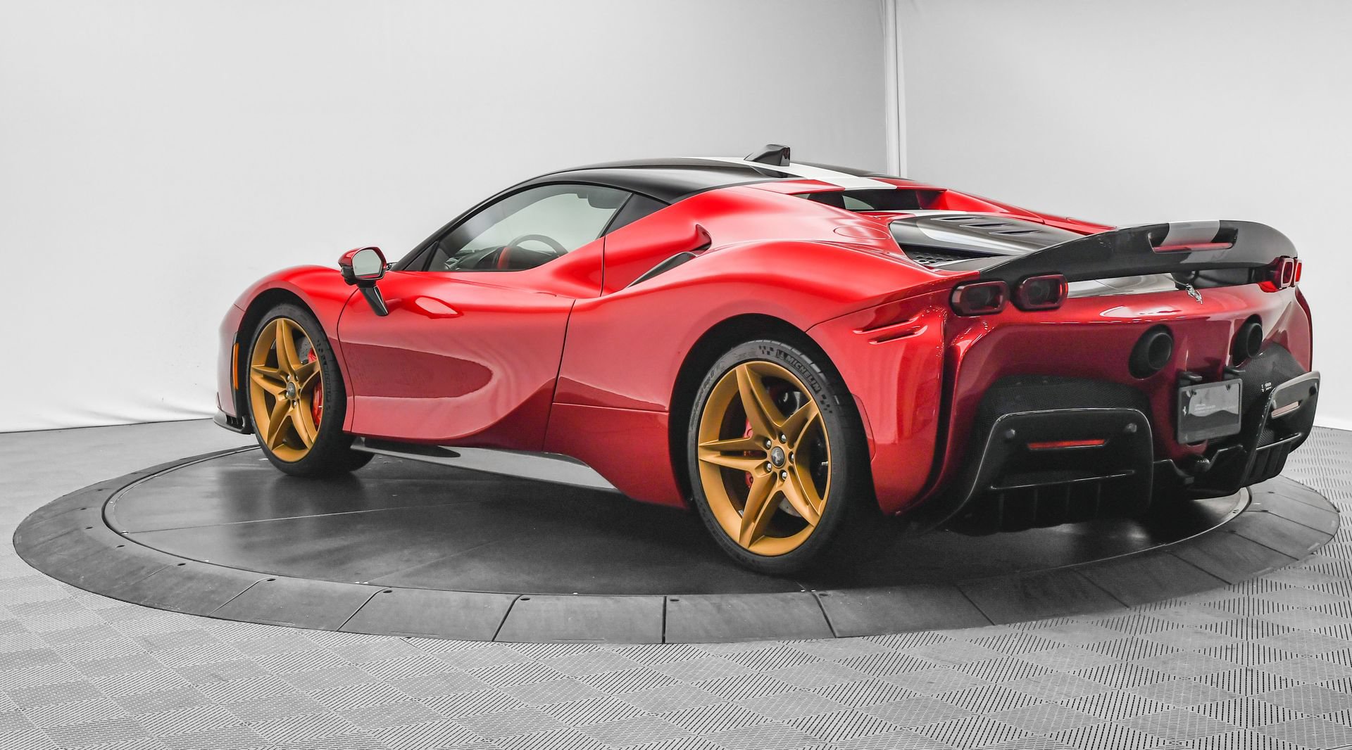 Used 2023 Ferrari SF90 Stradale AWD/4WD image 6