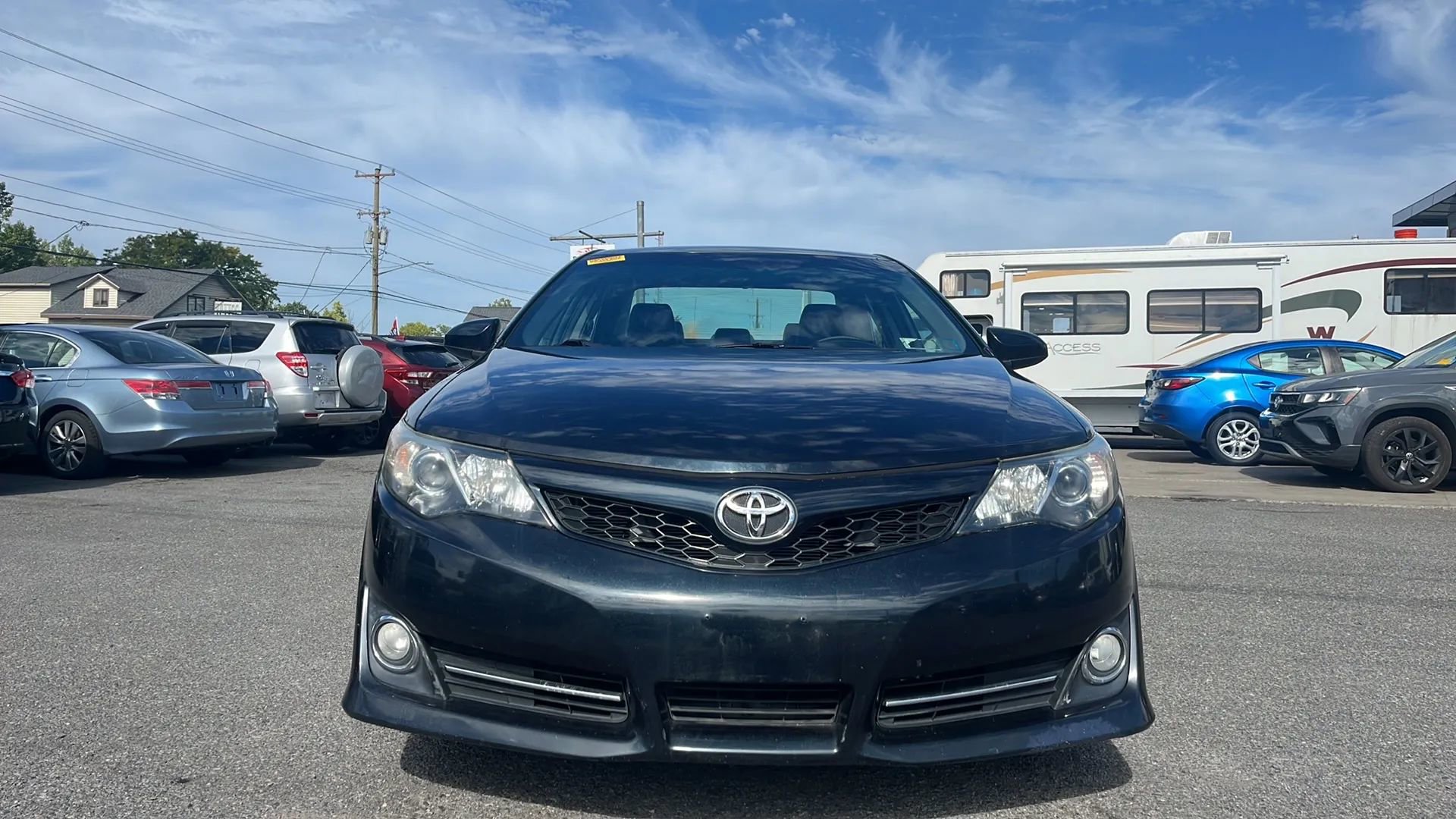 Used 2012 Toyota Camry L image 2