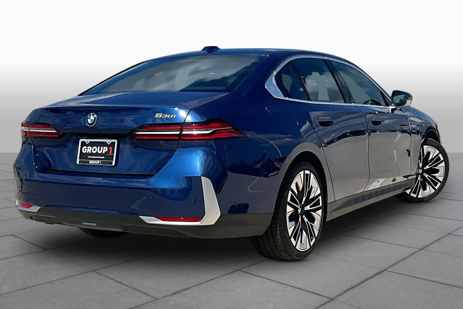 Used 2027 BMW 530i RWD image 12