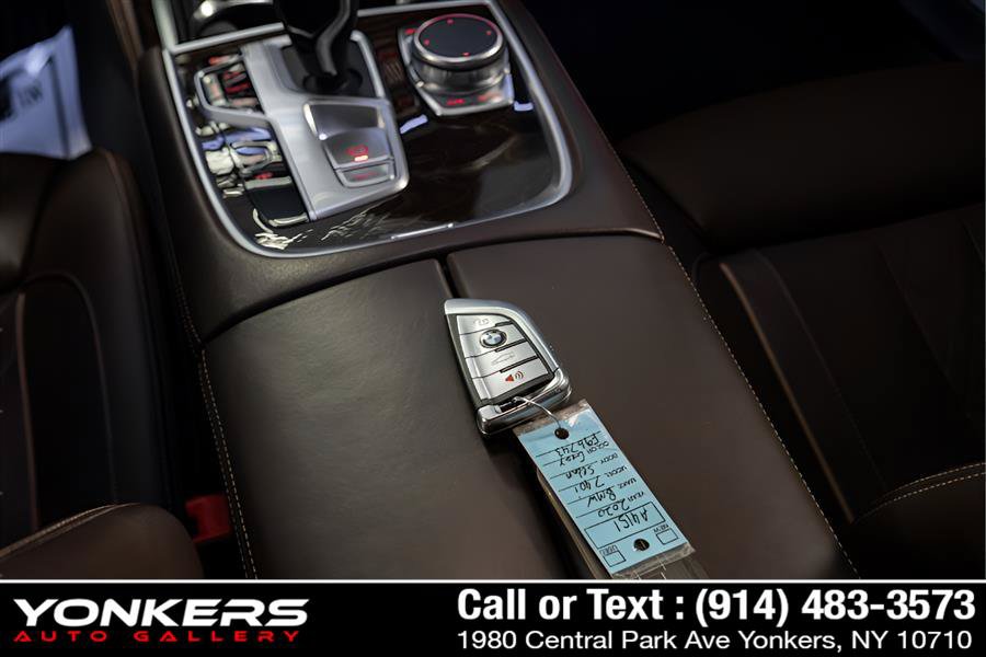 Used 2020 BMW 740i w/ M Sport Package RWD image 32