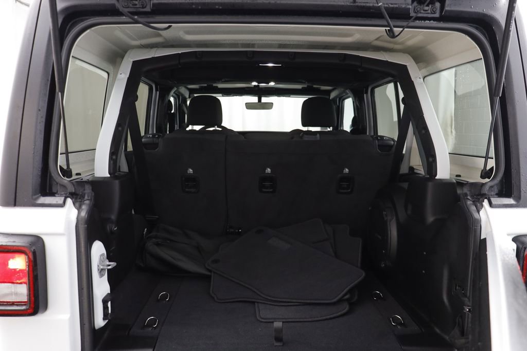 Used 2021 Jeep Wrangler Unlimited Sahara image 18