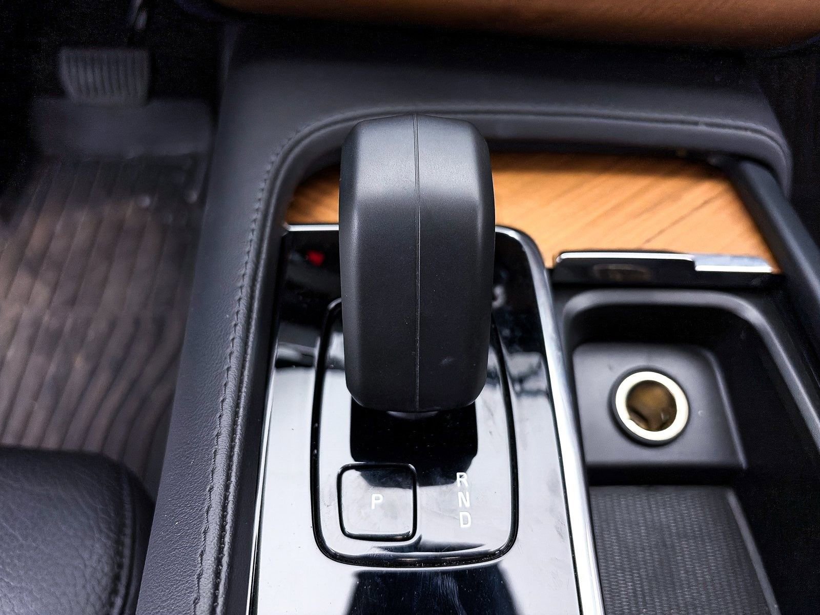 Used 2024 Volvo XC90 B6 Plus w/ Protection Package Premier image 27