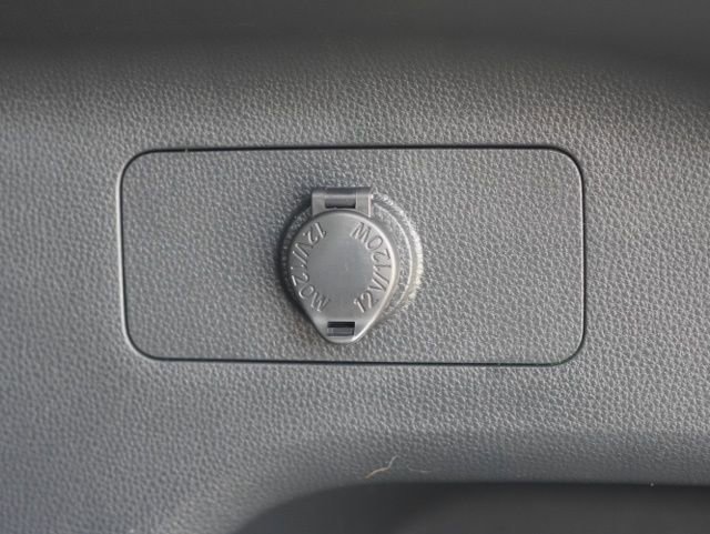 Used 2019 Toyota RAV4 XLE w/ Convenience Package FWD image 46