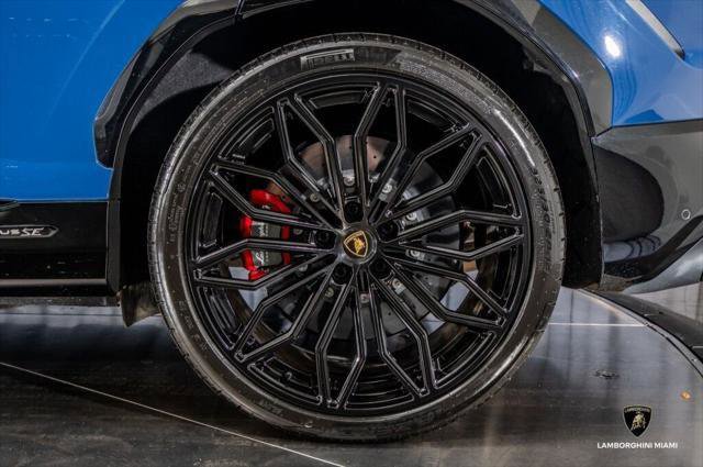 Used 2025 Lamborghini Urus SE AWD/4WD image 21
