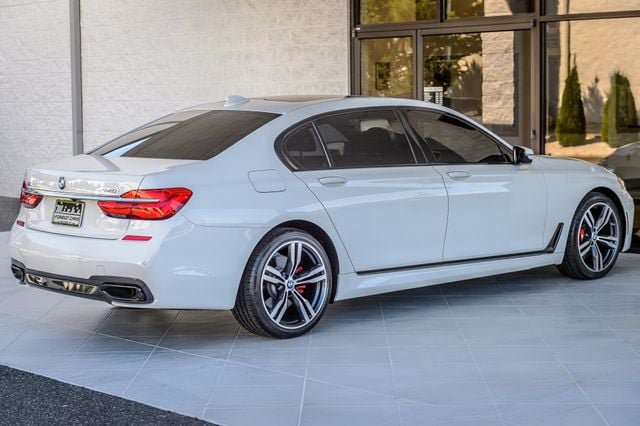 Used 2017 BMW 740i RWD image 9