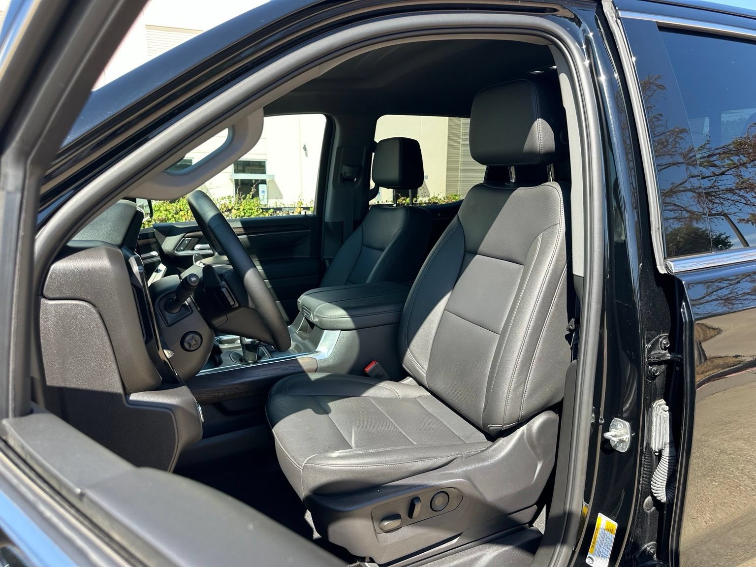 Used 2024 GMC Sierra 1500 SLT w/ SLT Premium Package AWD/4WD image 10