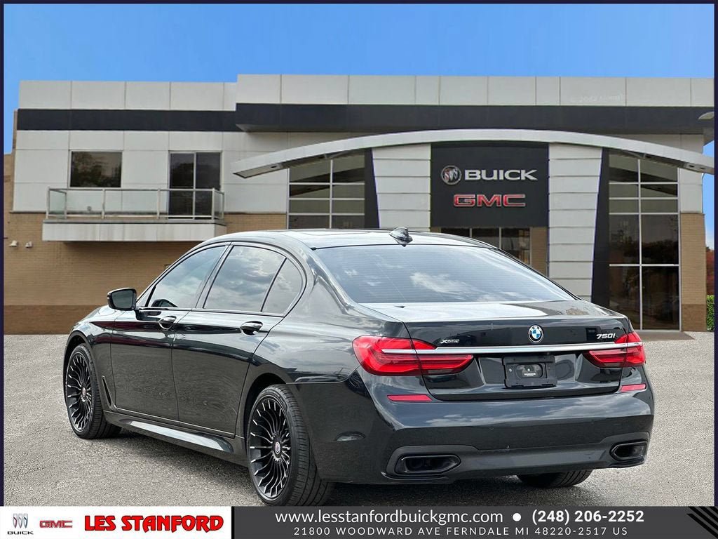 Used 2019 BMW 750i xDrive w/ M Sport Package AWD/4WD image 4