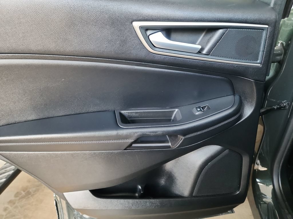 Used 2024 Ford Edge SEL AWD/4WD image 35